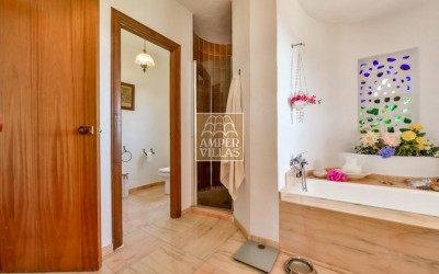Exclusiva villa con impresionantes vistas panorámicas junto al Club de Golf de Altea